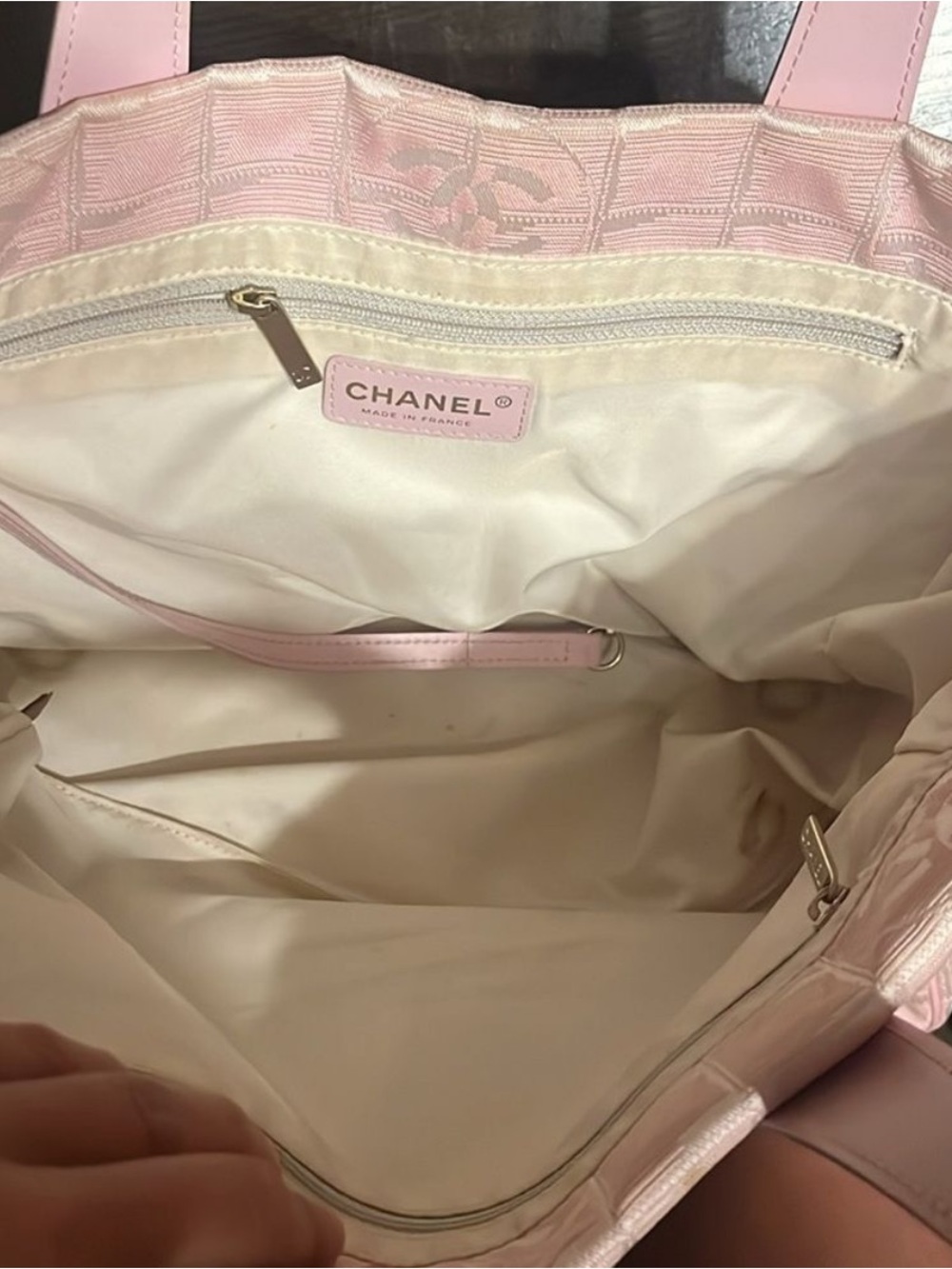CHANEL pink CC logo Travel Tote - Picture 15 of 16